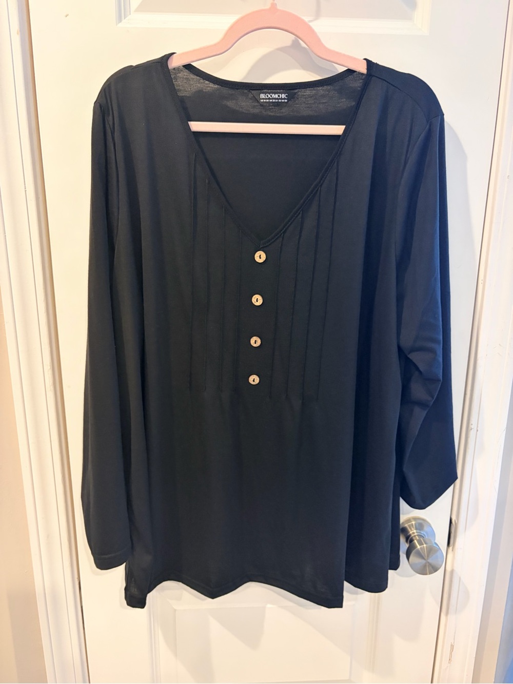 BloomChic Black V-Neck Button Detail Women's Top Size 18/20